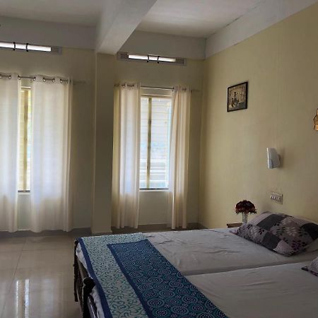 Sandy Beach Hotel Thiruvananthapuram Exterior photo