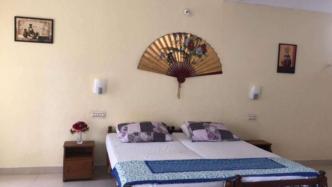 Sandy Beach Hotel Thiruvananthapuram Exterior photo
