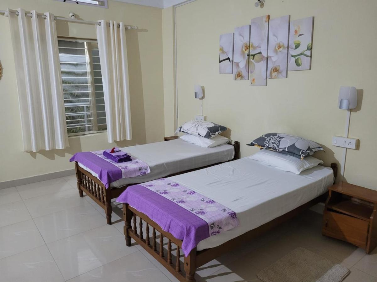 Sandy Beach Hotel Thiruvananthapuram Exterior photo