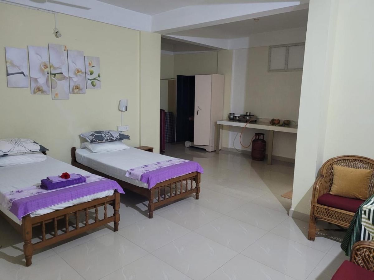Sandy Beach Hotel Thiruvananthapuram Exterior photo